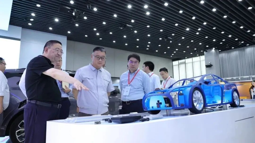 福瑞泰克亮相上汽大众合作伙伴技术日 ,展示全栈智能驾驶解决方案
